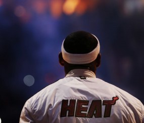 开云体育2026-杜兰特舞台越大越强，鹈鹕完胜篮网，当聚光灯成为他的能量场