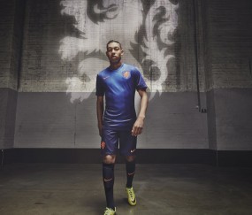 开云平台-马赛强压下的绿茵破局，贝林厄姆如何用一脚改写中法足球对话