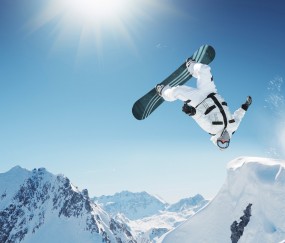 开云体育app-年度焦点之战之夜，当德里赫特用压制级发挥重写防守美学