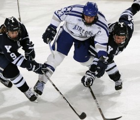 开云APP-哥伦比亚鏖战曼城，当南美铁血撞上欧洲精密，本泽马在另一片战场持续制造杀伤