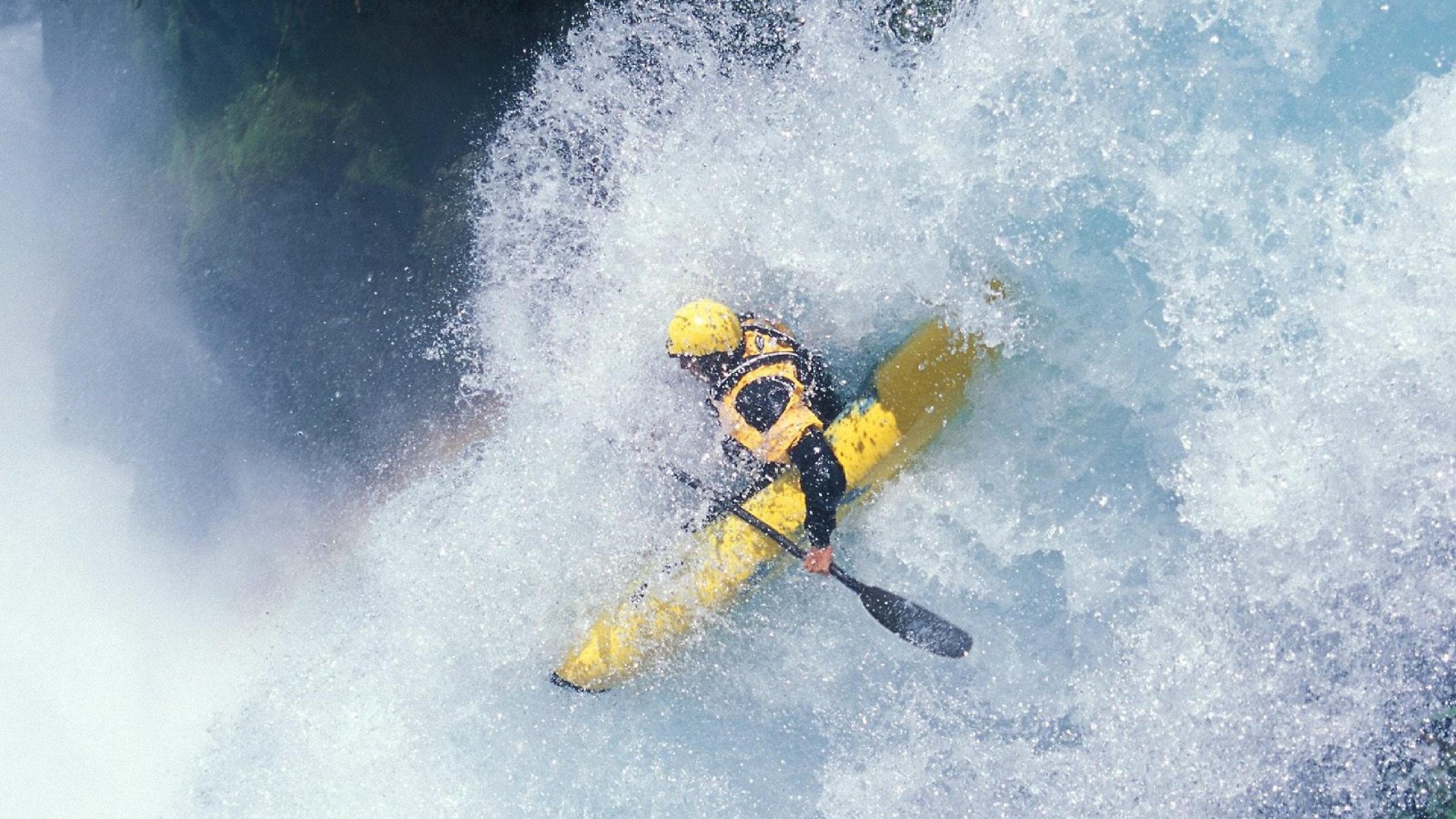 本泽马一球破封锁，足球如何成为伊拉克的隐形轰炸机