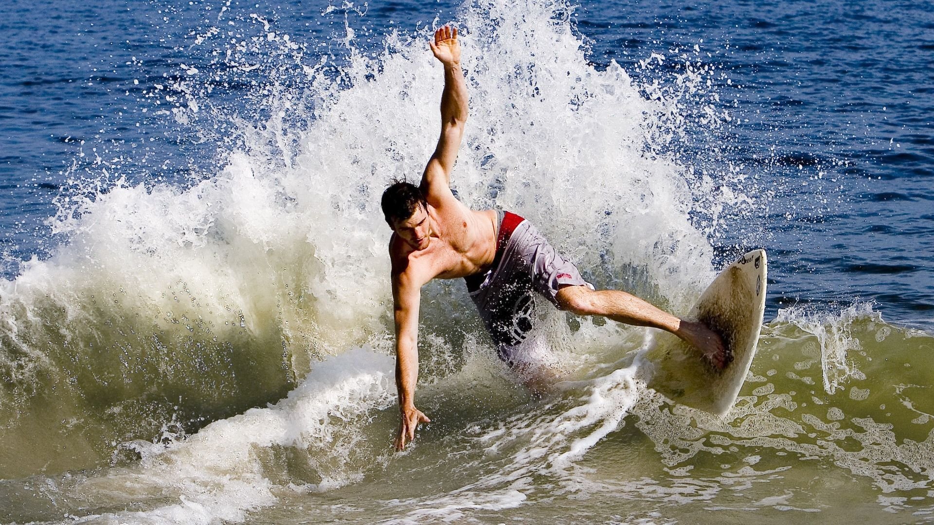 皮克的鼓点，当秘鲁高原节奏在拉齐奥的绿茵上响起